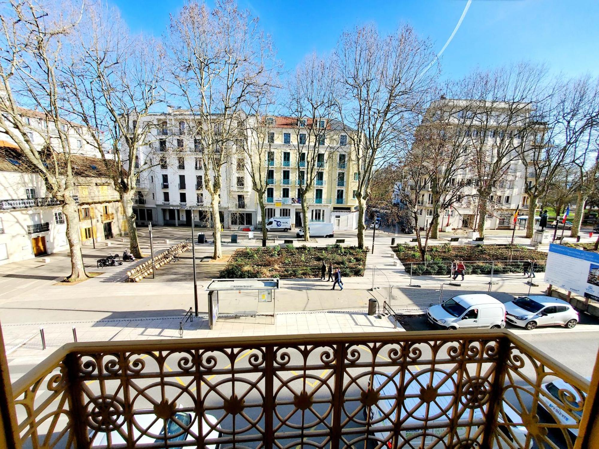 Logis Hotel Belle Etoile Виши Экстерьер фото