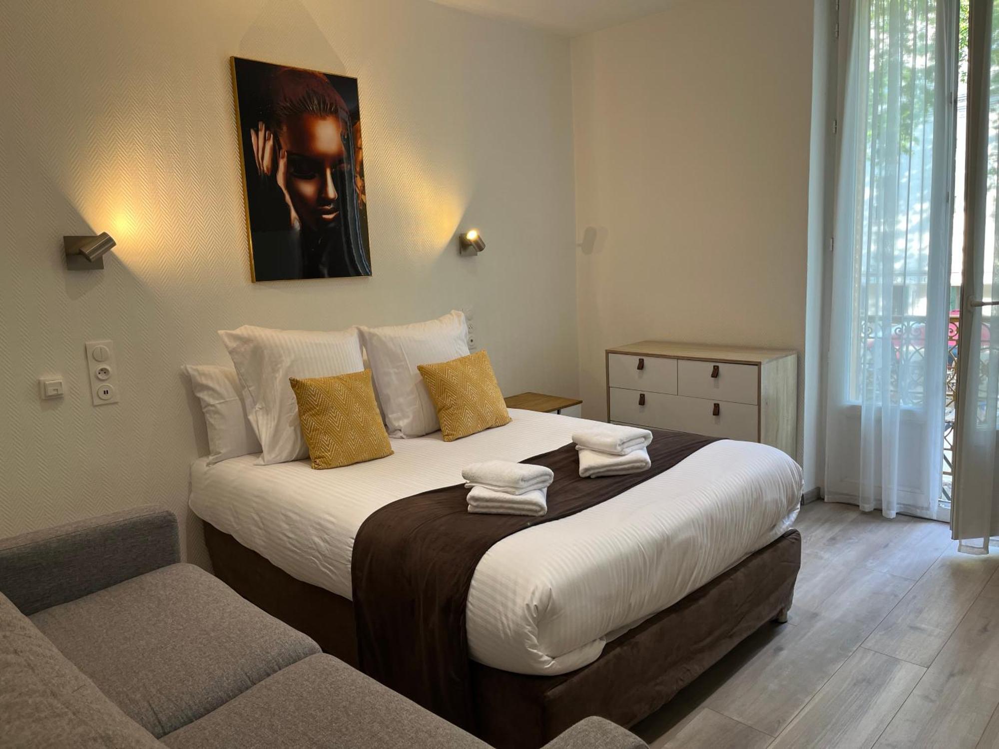 Logis Hotel Belle Etoile Виши Экстерьер фото